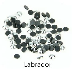 Dobrej jakości 1440pcs za worek Ss16 okrągłe żelaza na poprawce Crystal Rhinestone Labrador